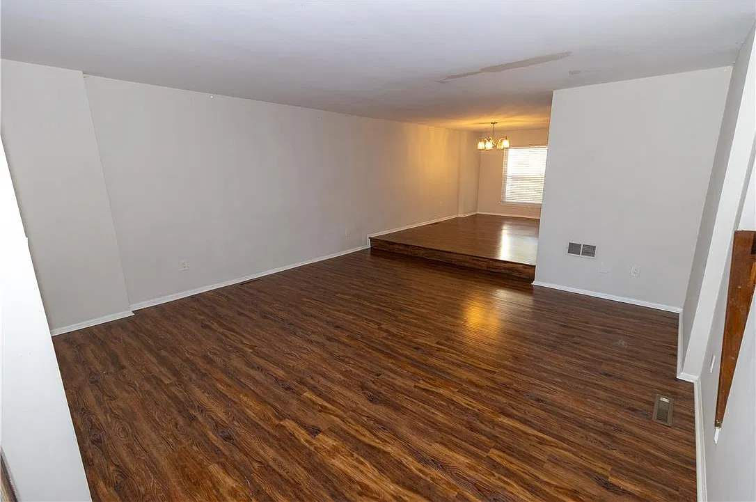 1619 Shenandoah Ct — Photo 3