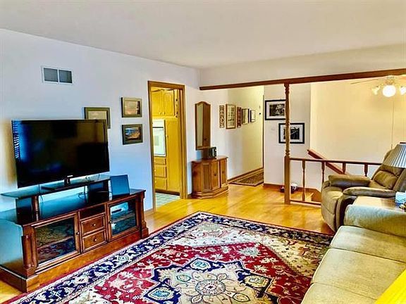 5th image of 6119 Sterling Ave