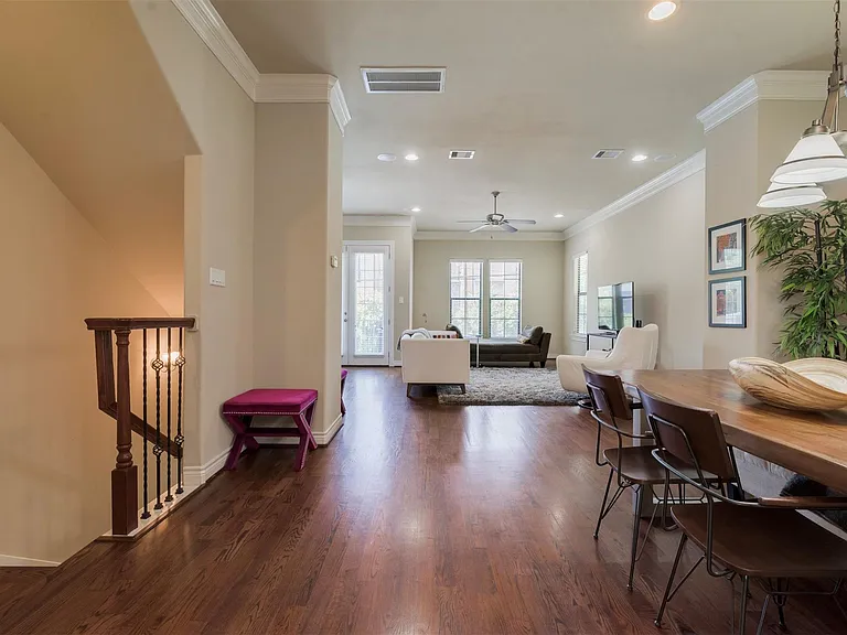 1716 Edwards St — Photo 10