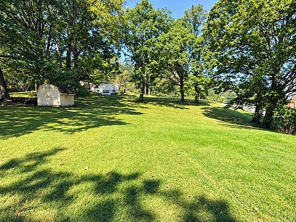 3rd image of 150 Camp Meeting Rd