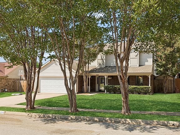 4th image of 1214 Eaton Ln