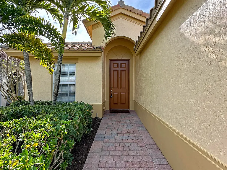 11329 SW Birch Tree Cir — Photo 3