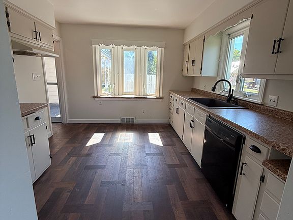 5th image of 202 Maddux Dr