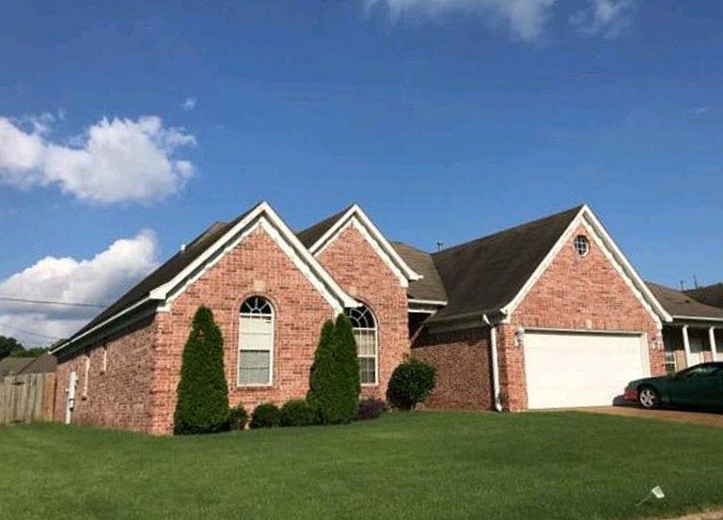 2nd image of 4768 Gilbert Rd