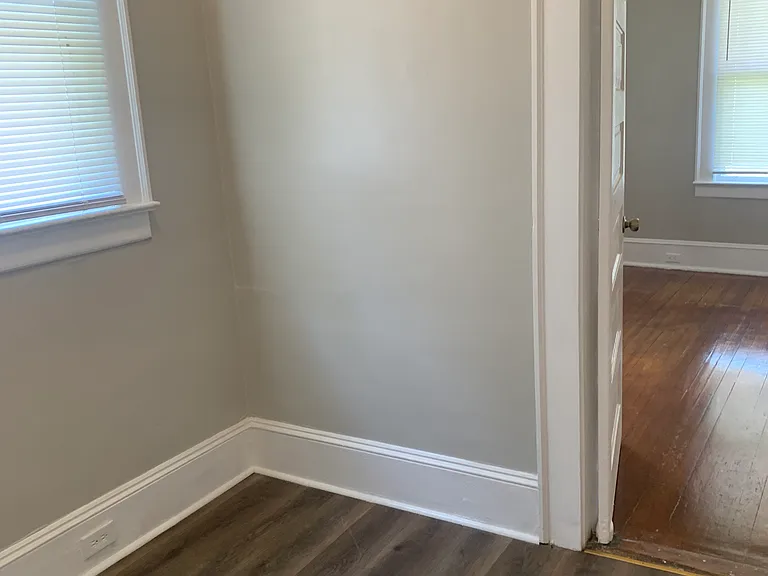 335 Grace St — Photo 17