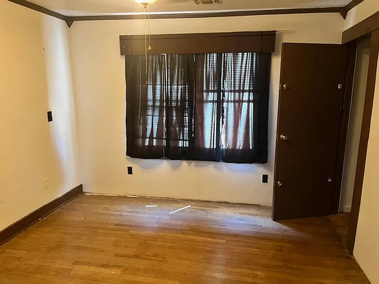4239 SW 9th Ave — Photo 4