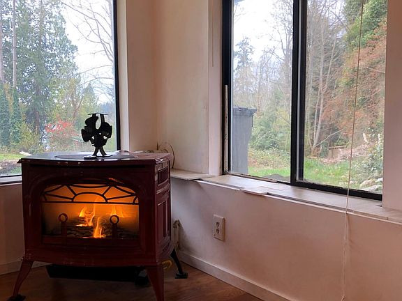 4th image of 8045 NE Loughrey Ave #B