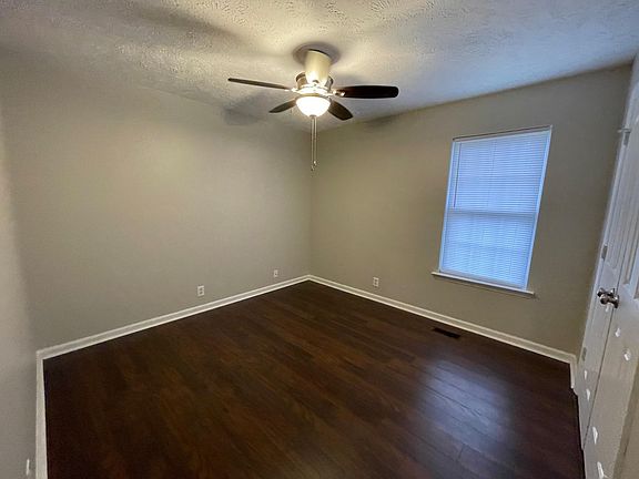 5th image of 2122 Golfield Ct