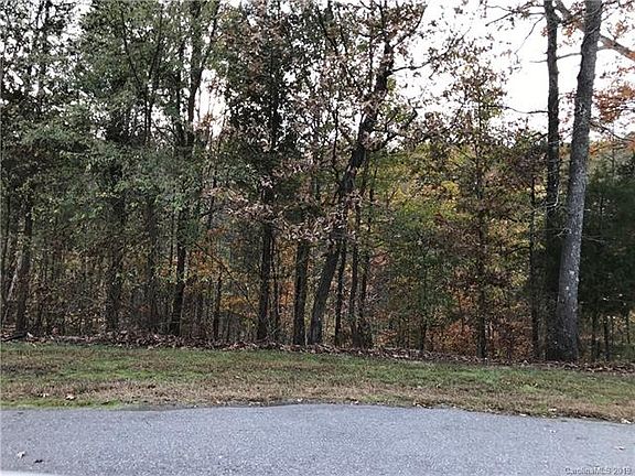 5th image of 325 Bluff Ln