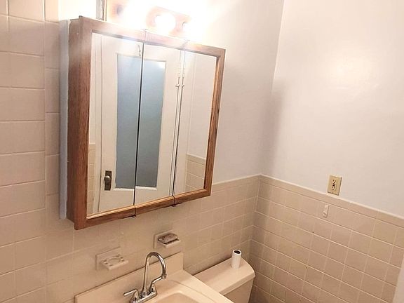 2nd image of 2520 Broadway #1F