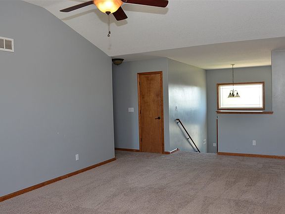 5th image of 2634 Oakwood Dr