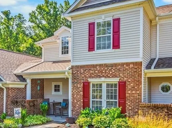 5780 Fox Ridge Ln, Winston Salem, NC 27104