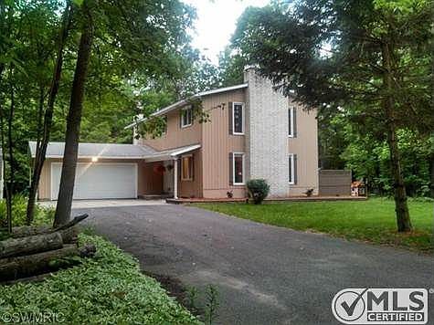 2nd image of 20766 Edgewood Dr