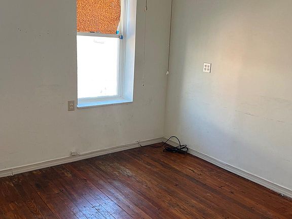 4th image of 2509 S Sheridan St
