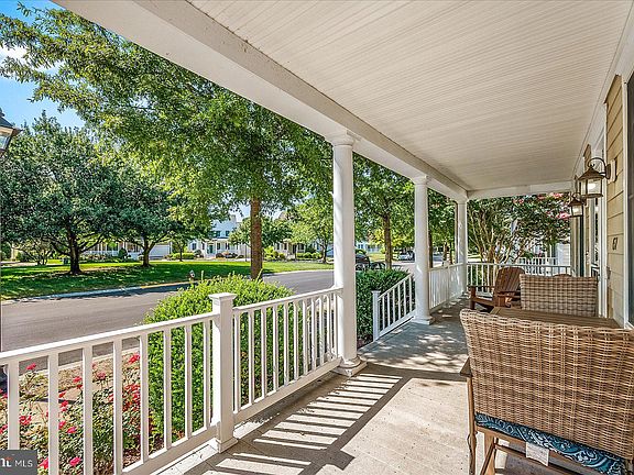 3rd image of 67 Willow Oak Ave