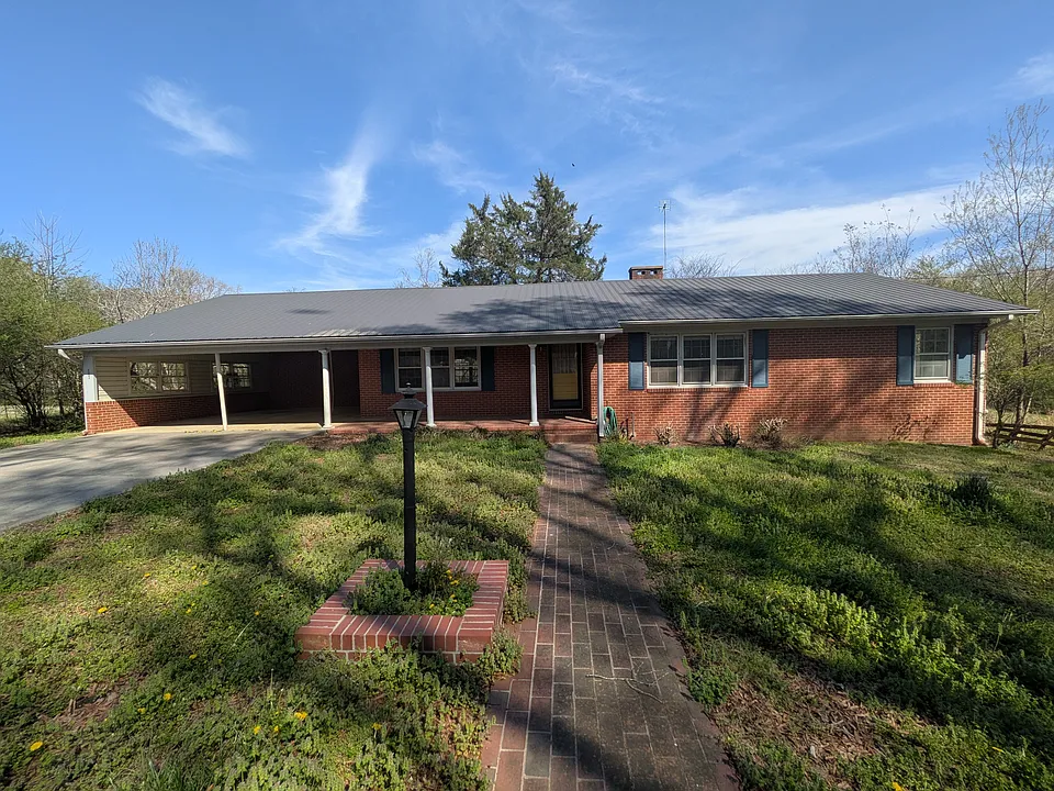 583 Hillcrest Ave