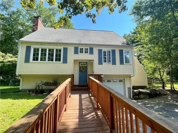 54 Fanning Ln, Smithfield, RI 02828
