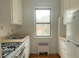 150 Tibbetts Rd, Yonkers, NY 10705