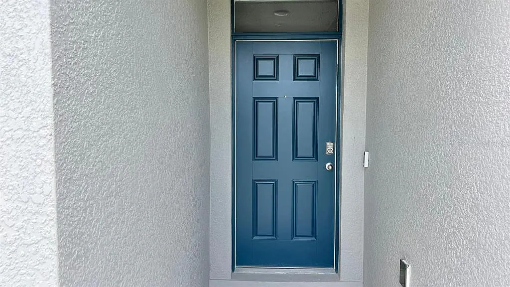 3 bed, 2.0 bath, 1685 sqft, $2,500 — Photo 2