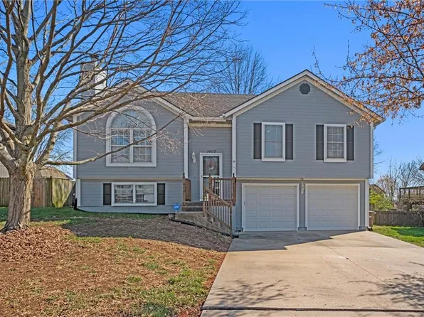 1607 W Christi Ln, Raymore, MO 64083