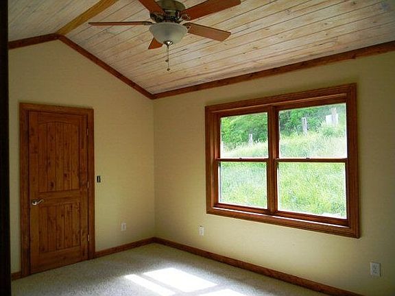 3rd image of 416 Twin Hollows Ln