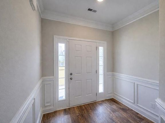 3rd image of 1233 Black Oak Cir