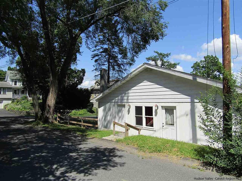 1st image of 104 1st St #A