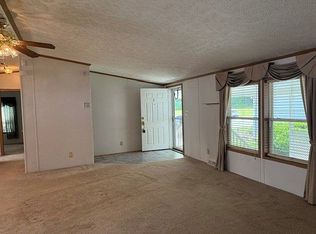 587 Twin Lakes Dr, Smiths Creek, MI 48074