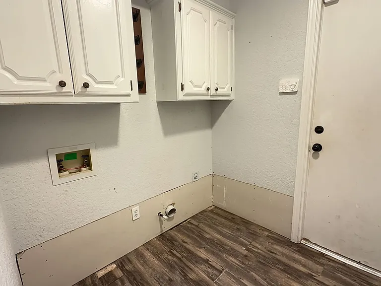 9301 Maypark Cir — Photo 30