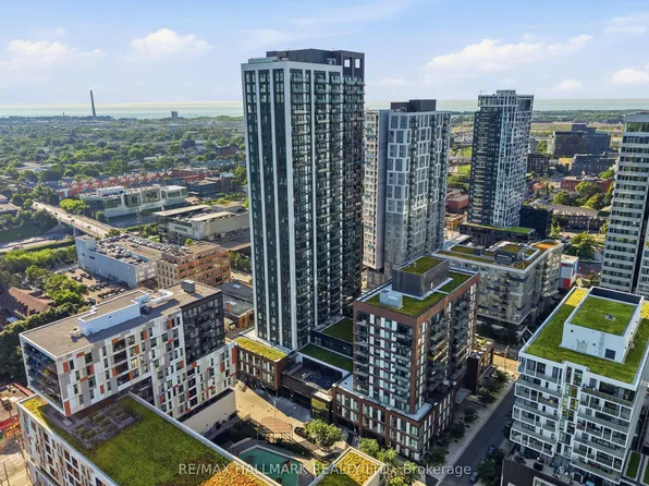 130 River St #1306, Toronto, ON M5A 0R8