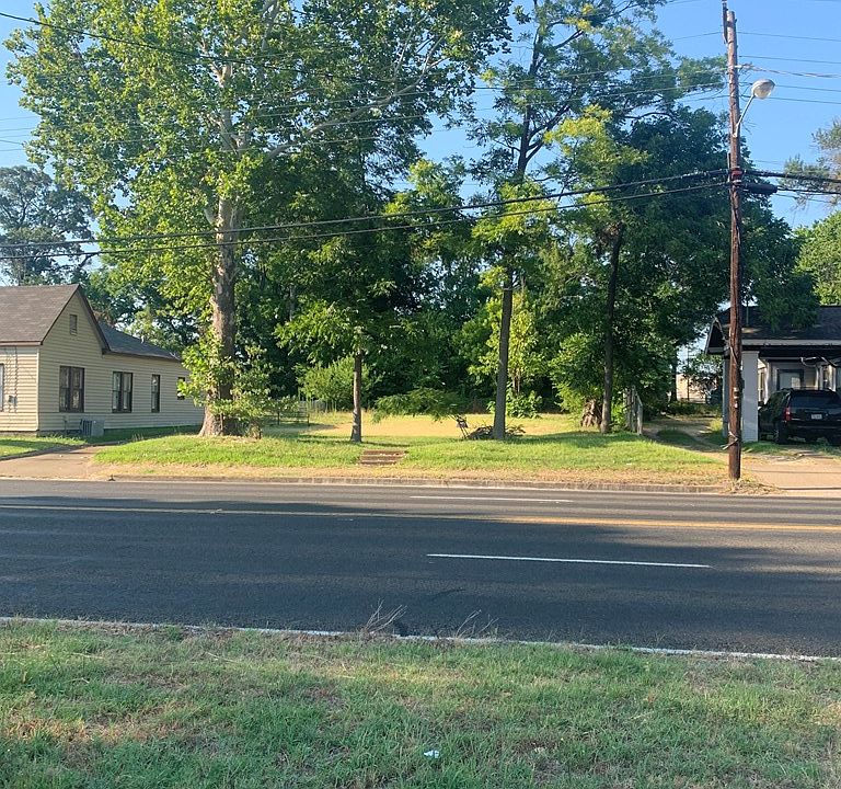 2nd image of 608 E Corsicana St