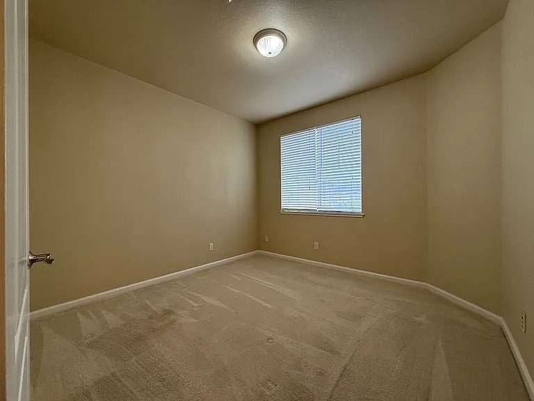 1463 Tucker St — Photo 8