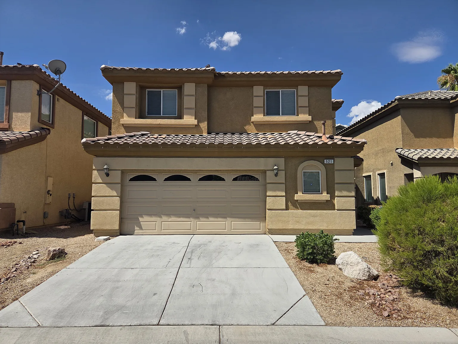 4 bed, 2.5 bath, 2405 sqft, $2,500 — Photo 1