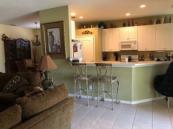 3rd image of 15810 Cutters Ct