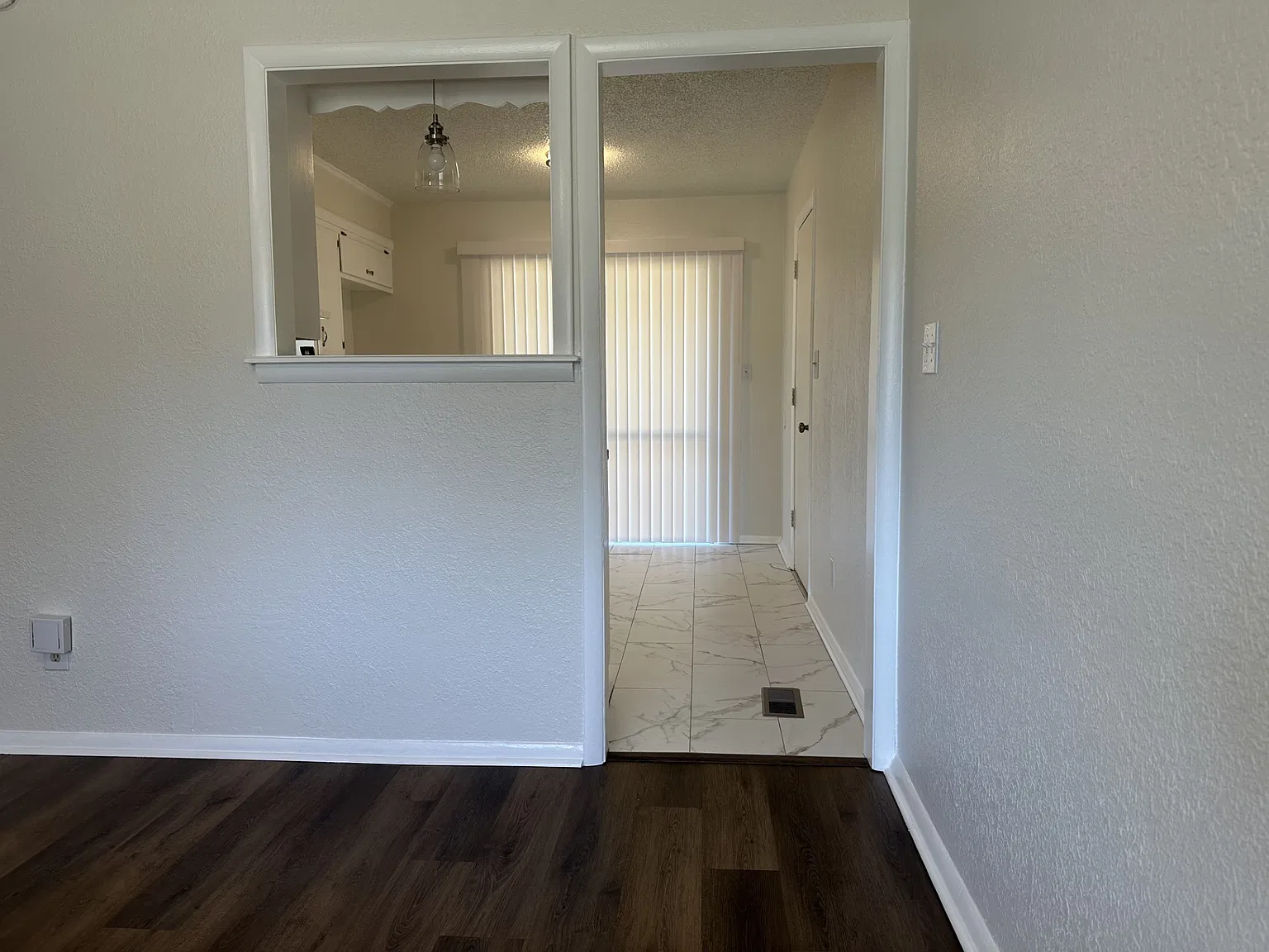 3 bed, 1.0 bath, 858 sqft, $1,100 — Photo 4