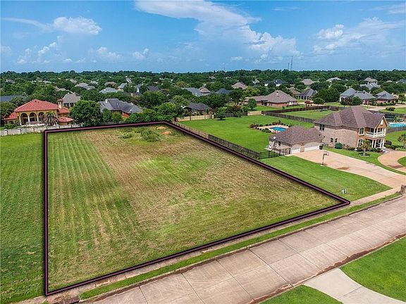 3rd image of 6425 Windy Oaks