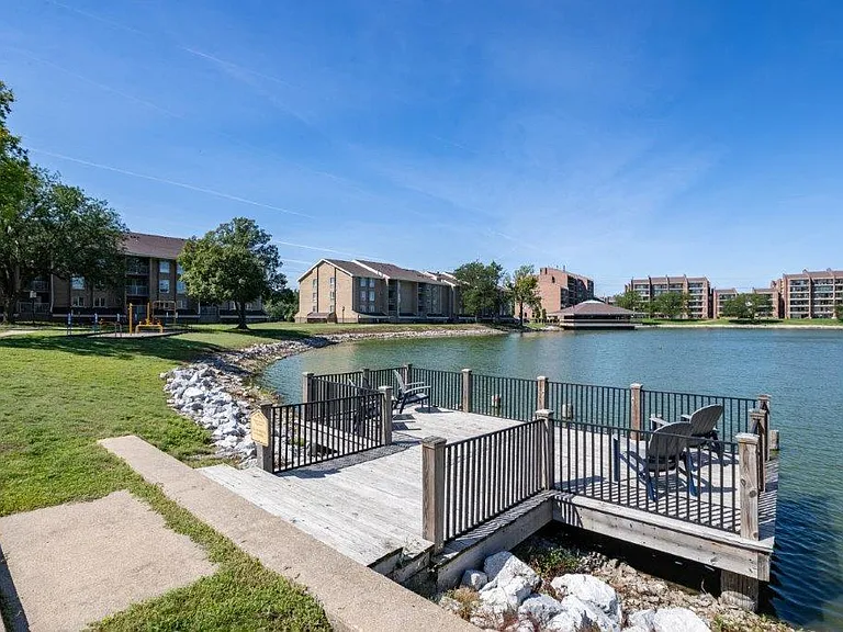 Regency Lakeside Apartment Homes — Photo 36