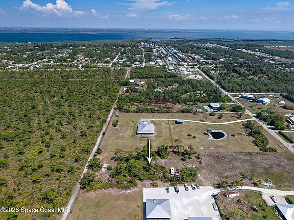3rd image of 4220 Pine Tree Blvd