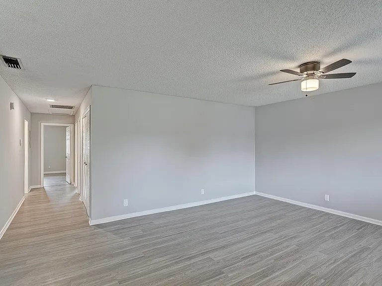 9186 Roan Ln — Photo 17