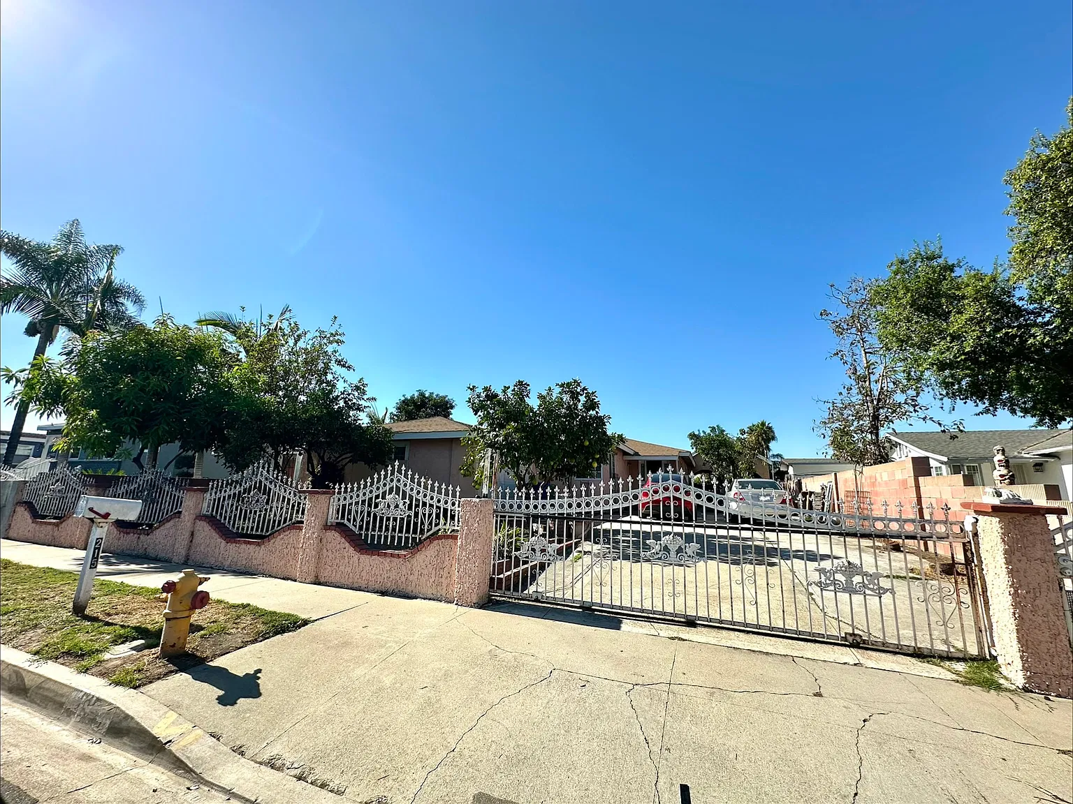 3 bed, 1266 sqft, $3,600 — Photo 2