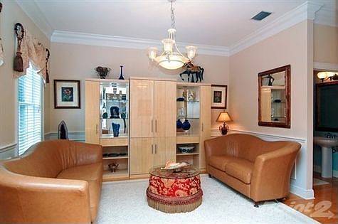 1114 Arevala_de_ Avila_ living room vht
