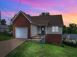 1124 Phelissa Dr, La Vergne, TN 37086