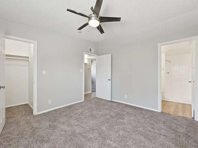 Cornell Apartments — Photo 32