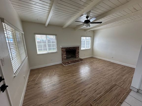 2nd image of 2949 E Laurel Ave