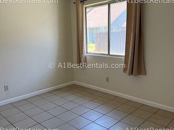 5th image of 205 E Fairmont Ave #2