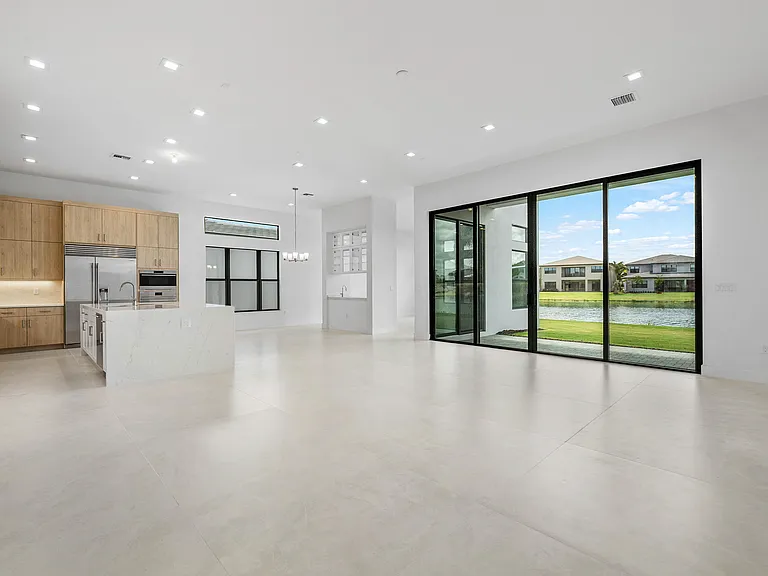 9516 Riverside Park Dr — Photo 6