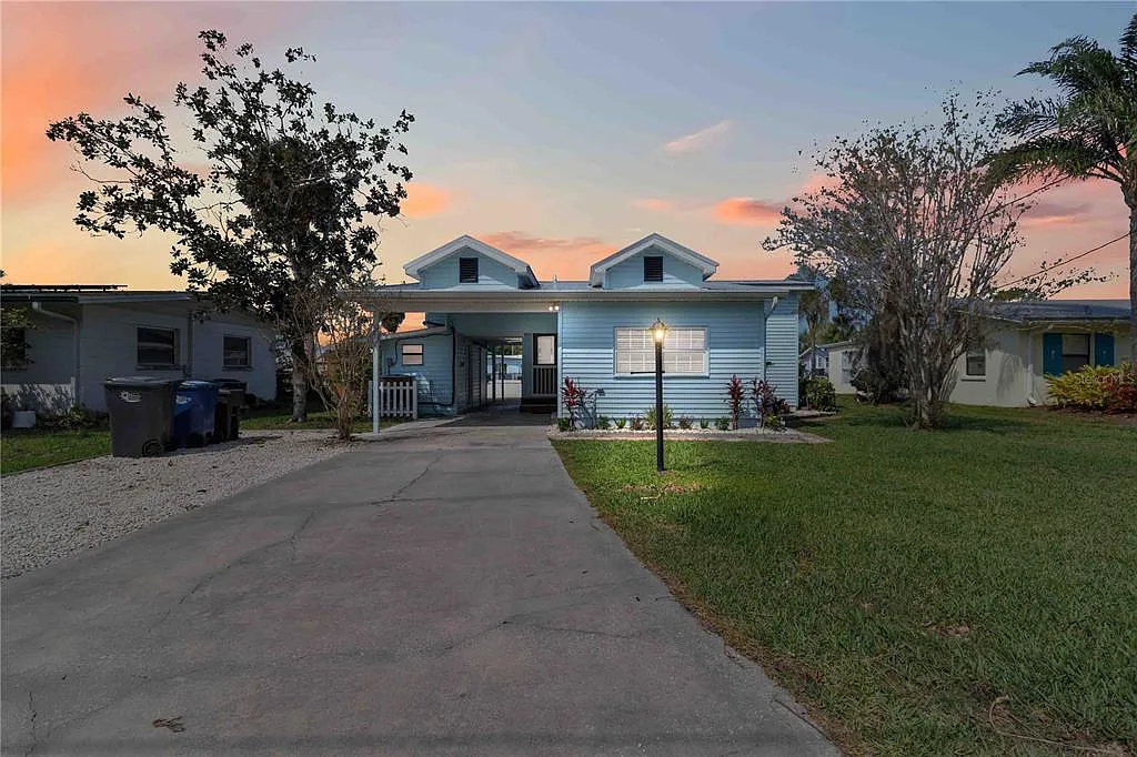 1 bed, 1.5 bath, 678 sqft, $2,500 — Photo 1