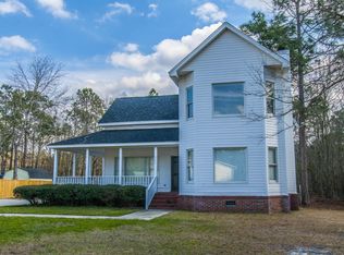 206 Minnow Ln, Bonneau, SC 29431