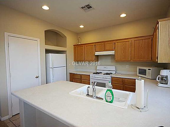 5th image of 3157 Cool Forest St