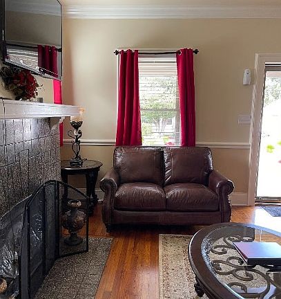 5th image of 252 Lincoln Ave